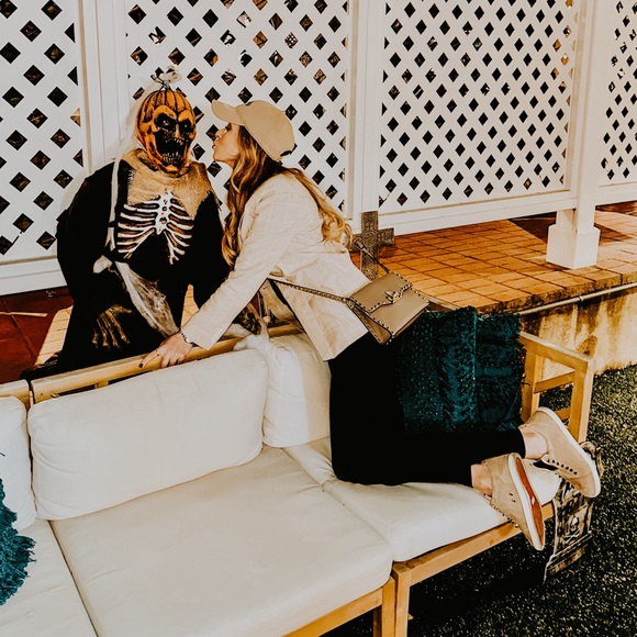 Meet the Posher - Lisa - Picture 3 of 6